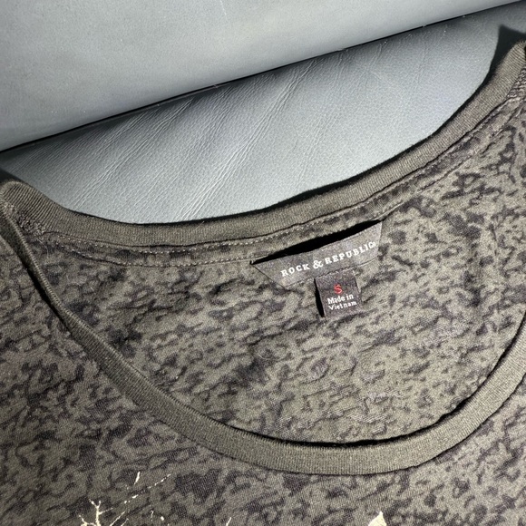 Rock & Republic Black and Gray Graphic Fringe Tank Top - Picture 4 of 9